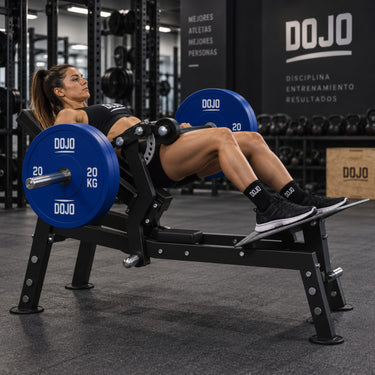 Máquina hip thrust uruguay dojo gimnasio  en uso